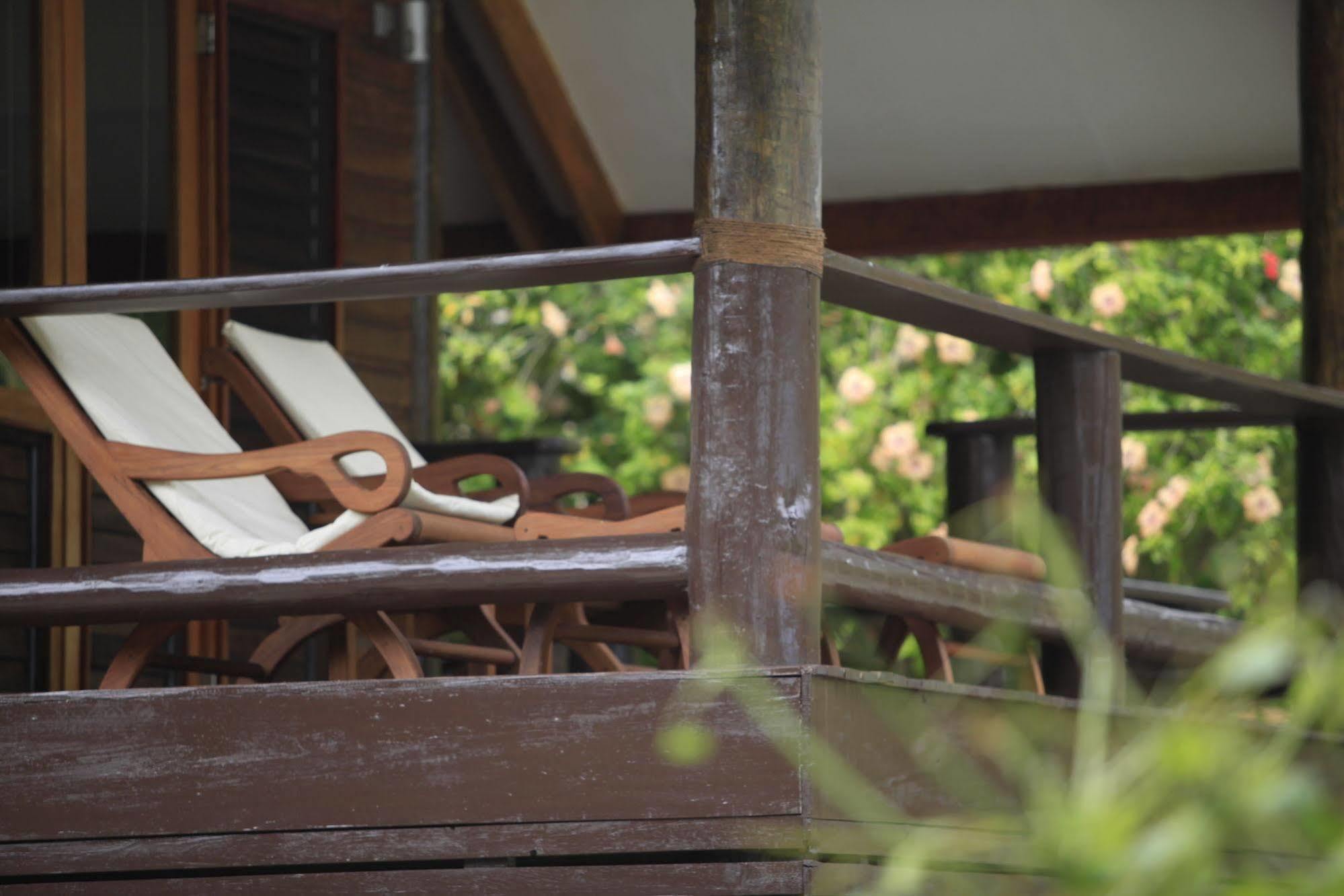 Viwa Island Resort Екстериор снимка